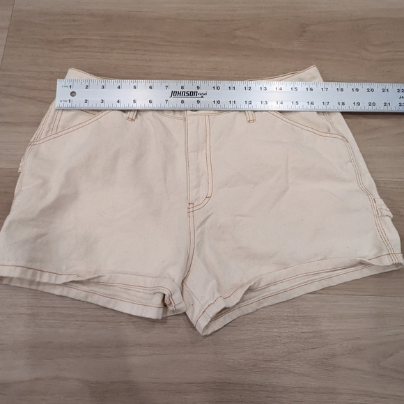 Dickies Cream Shorts -Size 13/31 - Picture 4 of 7